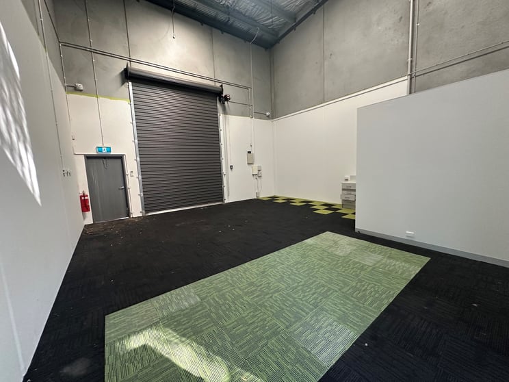 Click to view all images 2/82 Gateway Boulevard Epping VIC 3076 - Image 3