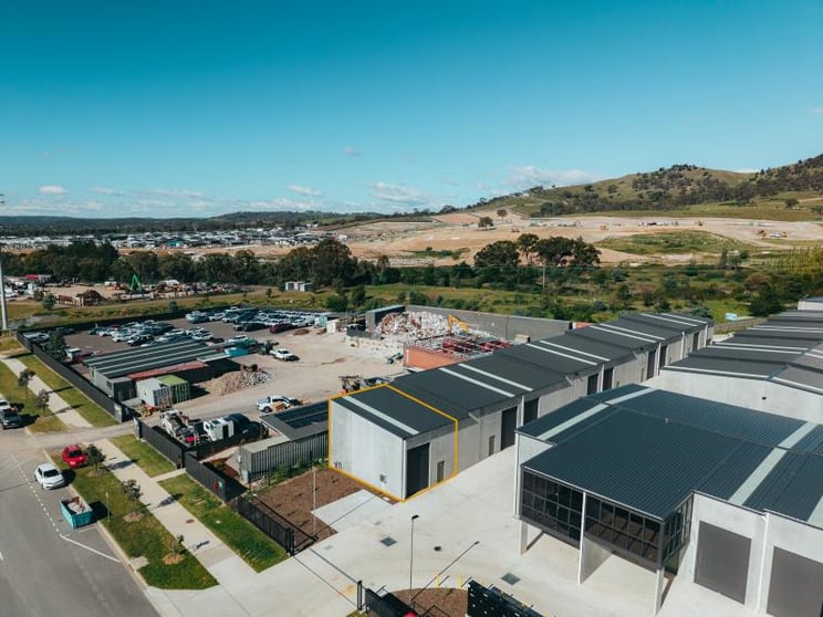 Click to view all images Unit 1/23 Paspaley street Hume ACT 2620 - Image 1