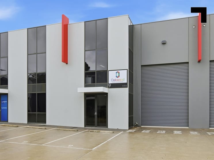 Click to view all images 4 & 9/125 Rooks Road Nunawading VIC 3131 - Image 2