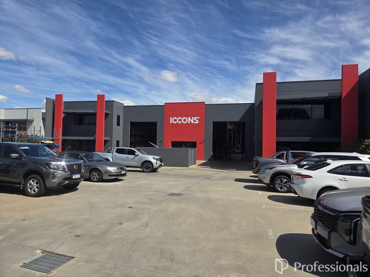 Click to view all images 1 & 2/90 Christable Way Landsdale WA 6065 - Image 3