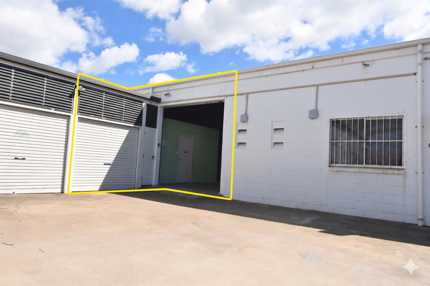 Click to view all images 3/82 Leyland Street Garbutt QLD 4814 - Image 2