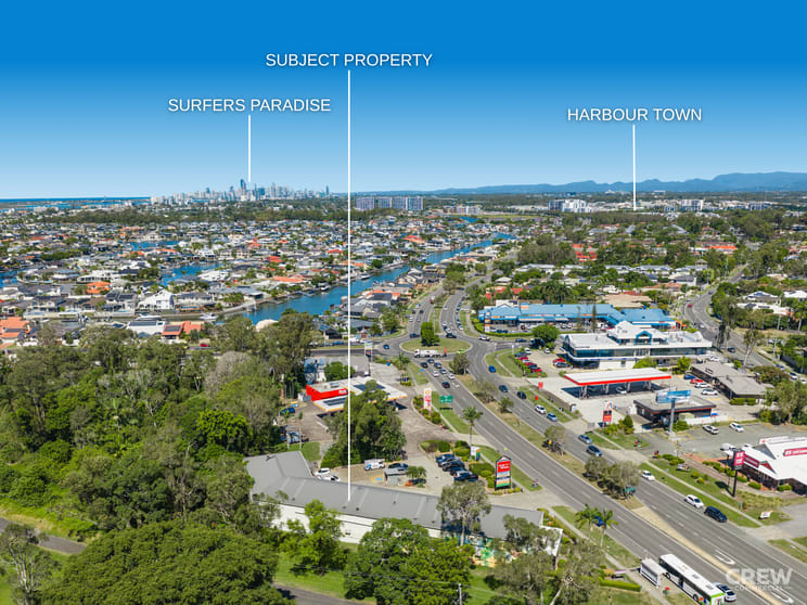 Click to view all images 4/385 Oxley Drive Runaway Bay QLD 4216 - Image 1
