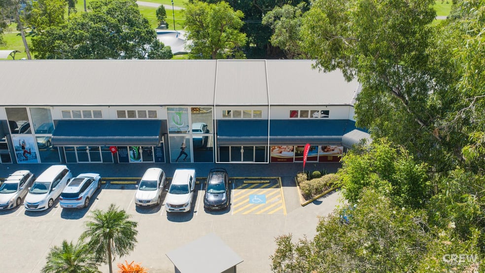 Click to view all images 4/385 Oxley Drive Runaway Bay QLD 4216 - Image 3