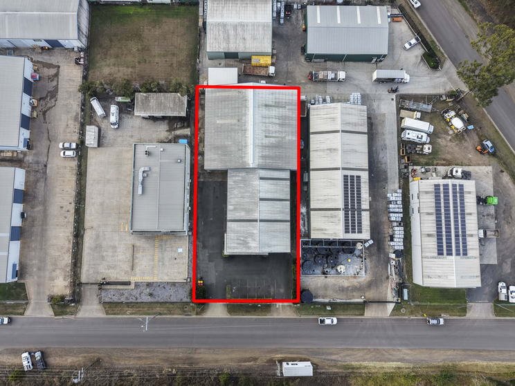 Click to view all images 39 Steptoe Street Bundaberg East QLD 4670 - Image 3
