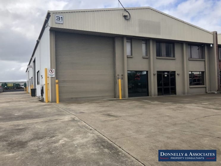 Click to view all images 31 Suscatand Street Rocklea QLD 4106 - Image 1