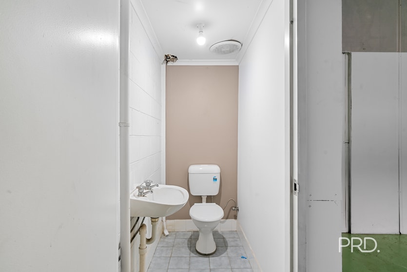 Click to view all images Unit 3/1a Wentworth Street Wagga Wagga NSW 2650 - Image 2