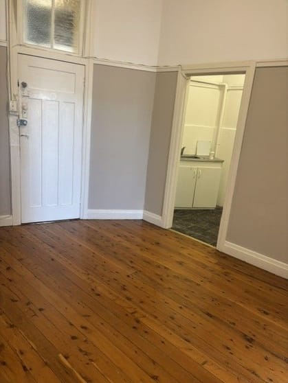 Click to view all images 2/284 Peats Ferry Road Hornsby NSW 2077 - Image 2