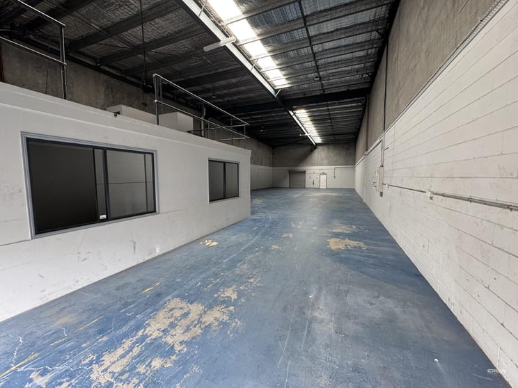 Click to view all images 1/61-63 Nealdon Drive Meadowbrook QLD 4131 - Image 2