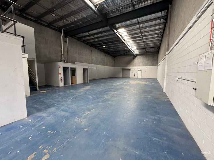 Click to view all images 1/61-63 Nealdon Drive Meadowbrook QLD 4131 - Image 3