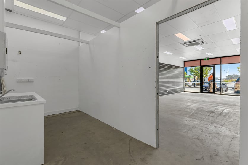 Click to view all images 580 Redbank Plains Road Redbank Plains QLD 4301 - Image 3