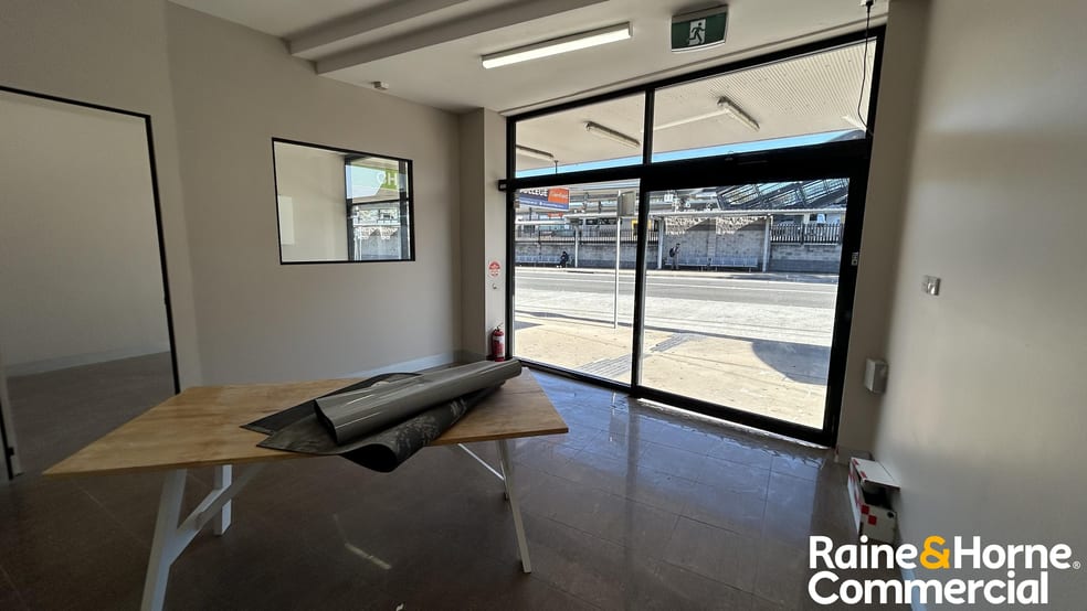 Click to view all images 116 Railway Parade Glenfield NSW 2167 - Image 3