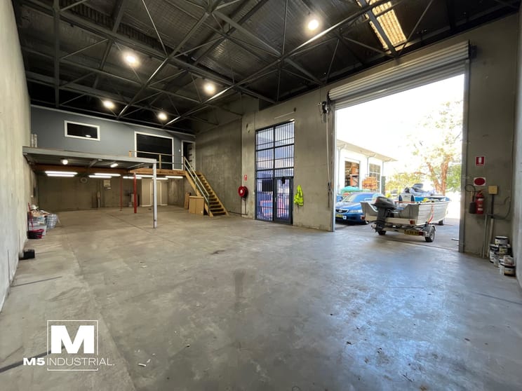 Click to view all images 4/94 Bryant Street Padstow NSW 2211 - Image 2