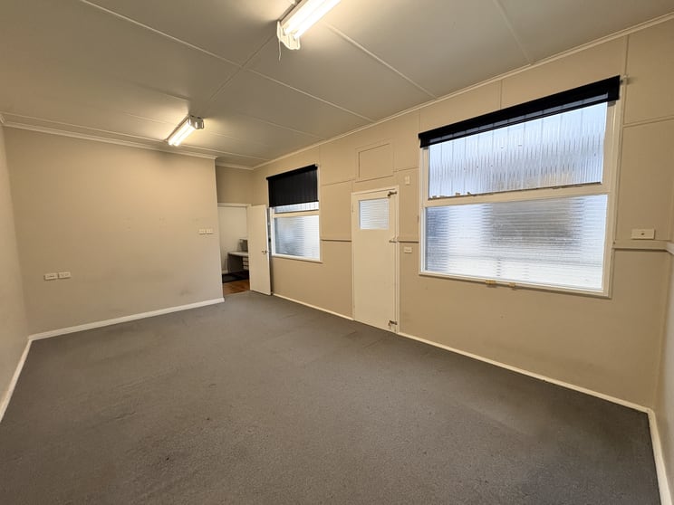 Click to view all images 16, 17 & 18/133 Prince Street Grafton NSW 2460 - Image 2