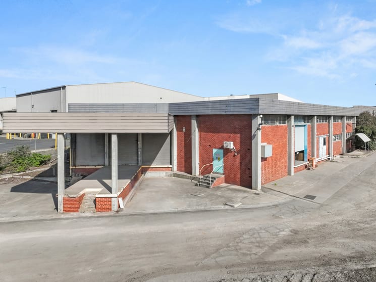 Click to view all images 67/19-23 Paramount Road West Footscray VIC 3012 - Image 3