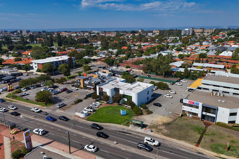 Click to view all images 4/2 Canning Highway South Perth WA 6151 - Image 3