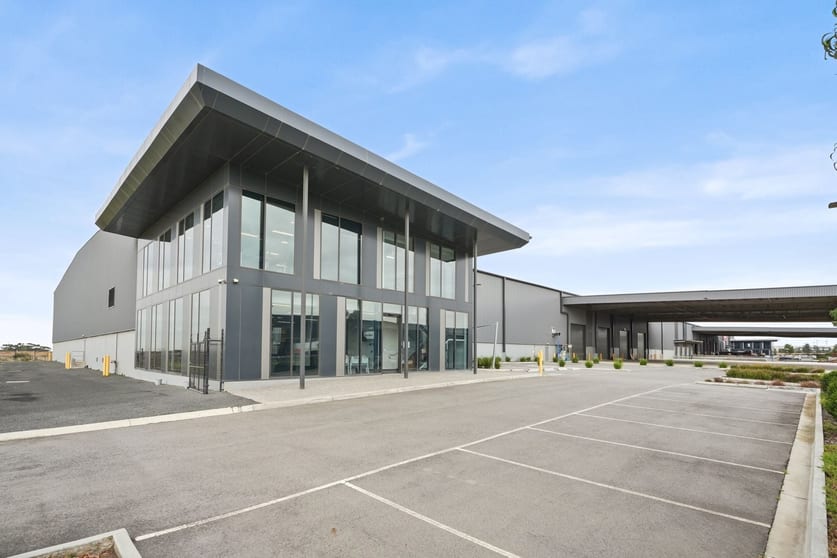 Click to view all images Warehouse 2 175 McKellar Way Epping VIC 3076 - Image 4