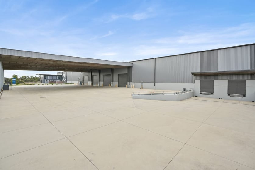 Click to view all images Warehouse 2 175 McKellar Way Epping VIC 3076 - Image 5