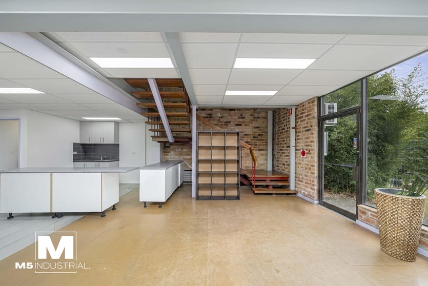 Click to view all images 3/323 Newbridge Road Moorebank NSW 2170 - Image 3
