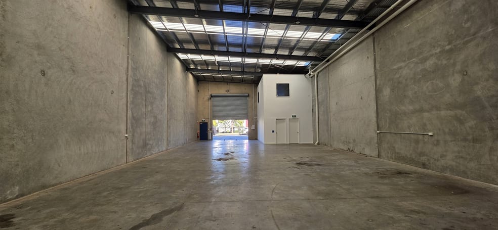 Click to view all images 92 Latitude Boulevard Thomastown VIC 3074 - Image 3