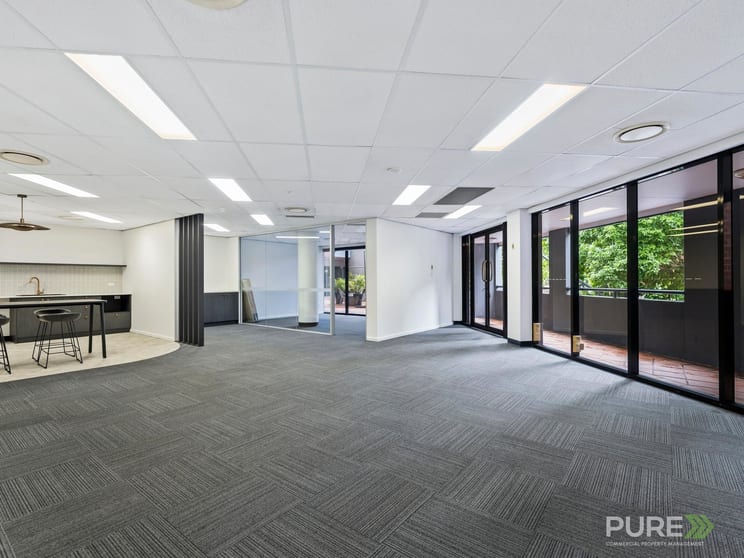 Click to view all images 2/220 Melbourne Street West End QLD 4101 - Image 1
