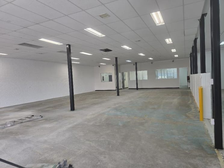 Click to view all images Unit 1/76 Gladstone Street Fyshwick ACT 2609 - Image 3