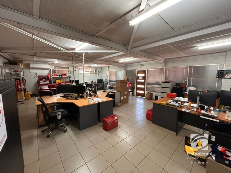 Click to view all images 2/19 Anderson Street Port Hedland WA 6721 - Image 3