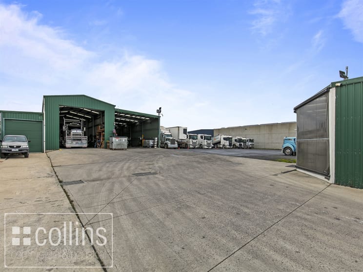 Click to view all images 36 Redgum Drive Dandenong VIC 3175 - Image 3