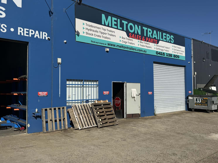 Click to view all images 5/2 Norton Drive Melton VIC 3337 - Image 1
