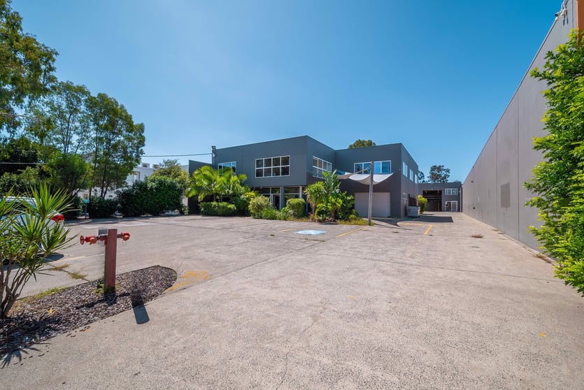 Click to view all images 6 Hayter Street Currumbin Waters QLD 4223 - Image 2