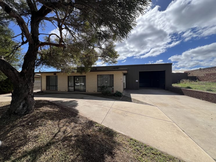 Click to view all images 1/9 Waddikee Road Lonsdale SA 5160 - Image 1