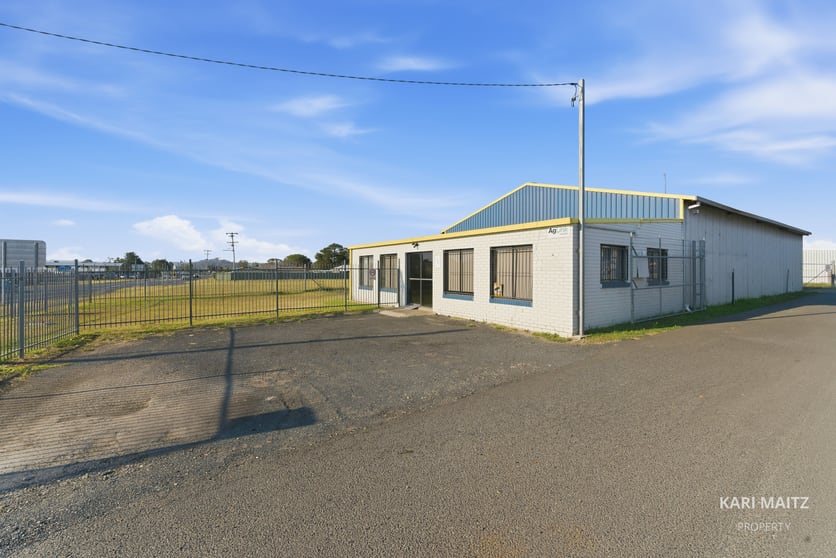 Click to view all images 176 Bridge Street Uralla NSW 2358 - Image 1