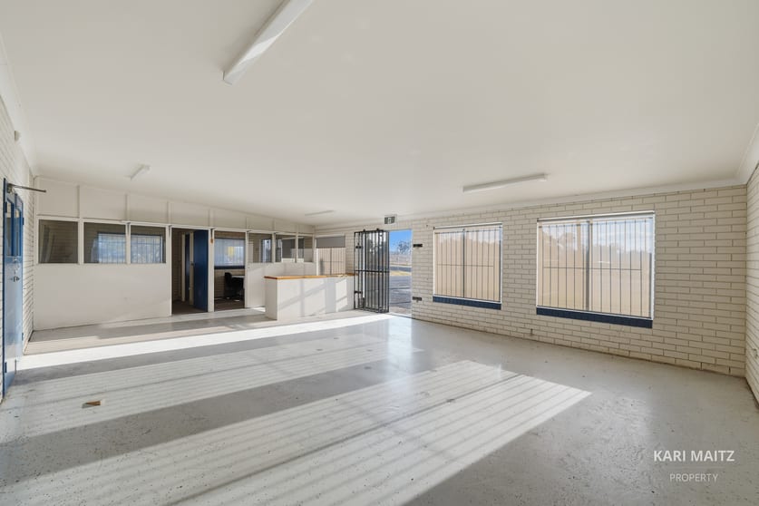 Click to view all images 176 Bridge Street Uralla NSW 2358 - Image 2