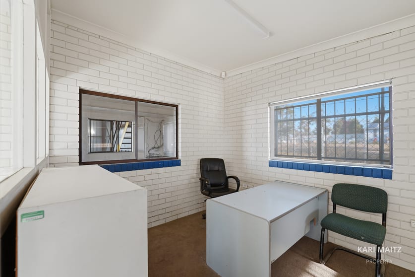 Click to view all images 176 Bridge Street Uralla NSW 2358 - Image 3