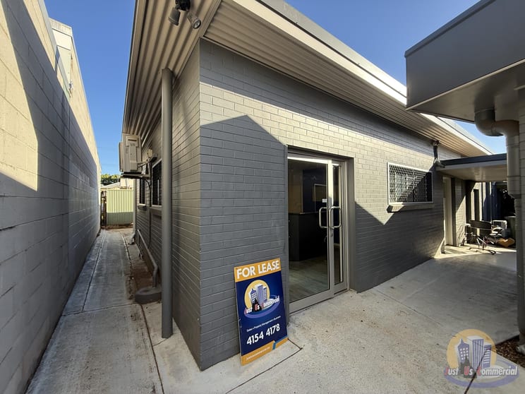 4/130 Churchill Street Childers QLD 4660 - Image 1