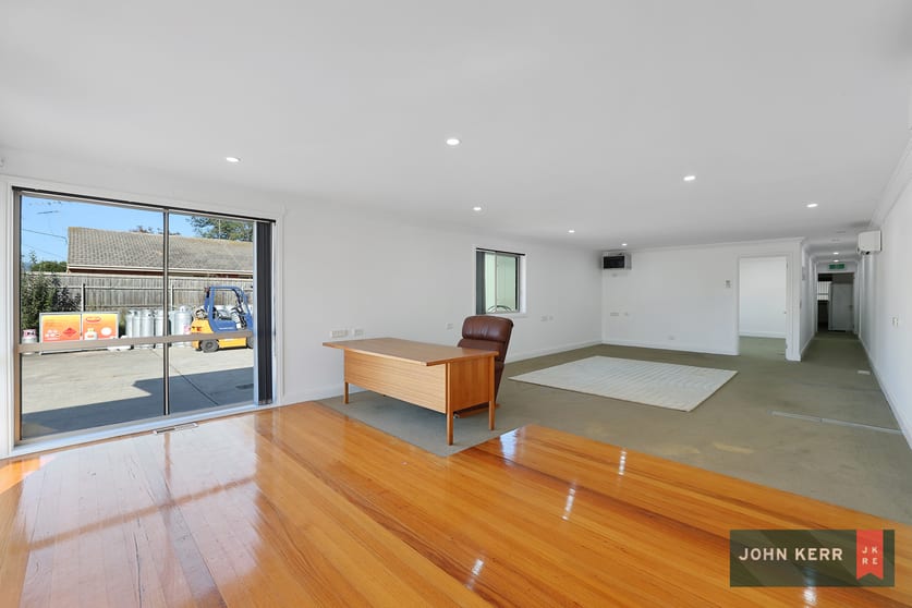 Click to view all images 38 Saxtons Drive Moe VIC 3825 - Image 3