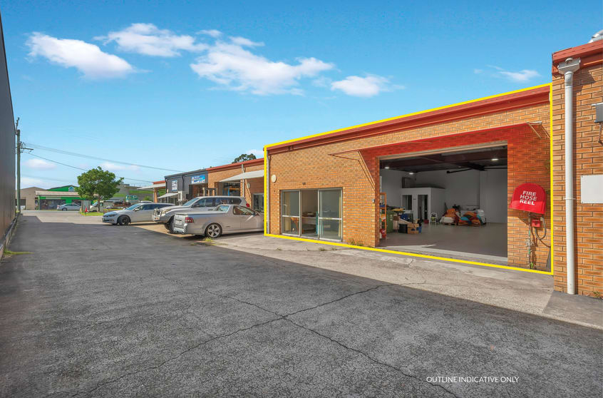 Click to view all images 4/40 Rene Street Noosaville QLD 4566 - Image 1