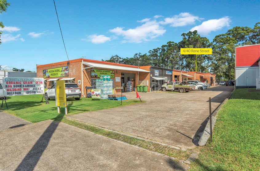 Click to view all images 4/40 Rene Street Noosaville QLD 4566 - Image 2