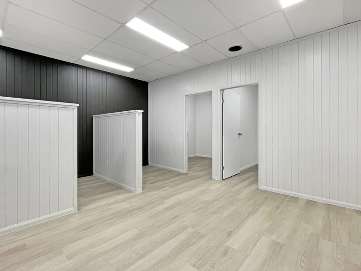 Click to view all images 8b/86 Burnett Street Buderim QLD 4556 - Image 2