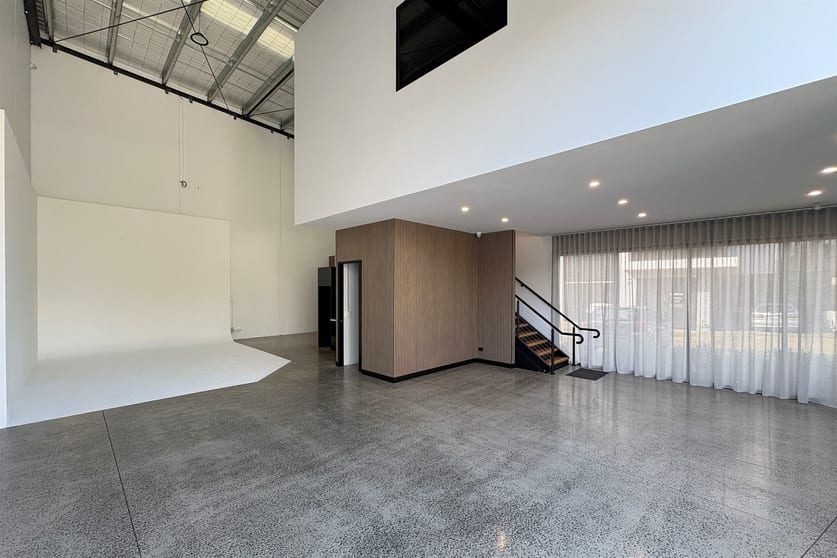Click to view all images 2/51 Merrindale Drive Croydon South VIC 3136 - Image 2