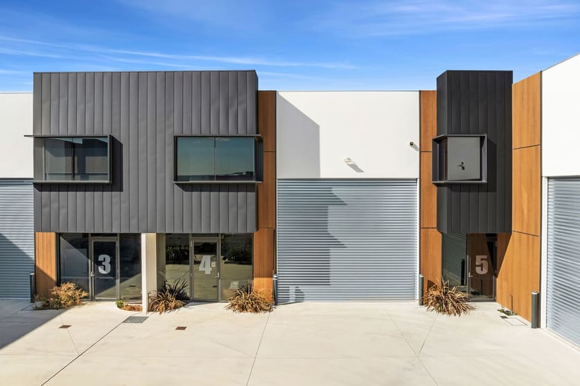 Click to view all images Unit 4/52-56 Douro Street North Geelong VIC 3215 - Image 1