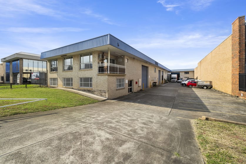 Click to view all images 4/14 Nello Place Wetherill Park NSW 2164 - Image 2