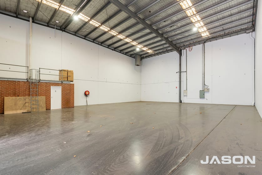 Click to view all images 1/13 Lindaway Place Tullamarine VIC 3043 - Image 3
