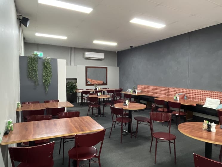 Click to view all images 14-16 322 Argyle Street Moss Vale NSW 2577 - Image 3