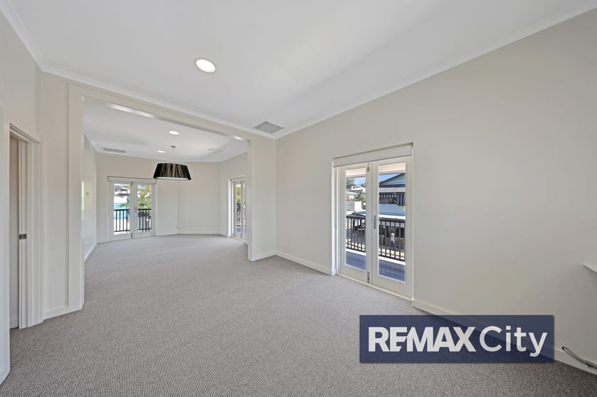 Click to view all images Level 1/121 Racecourse Road Ascot QLD 4007 - Image 2