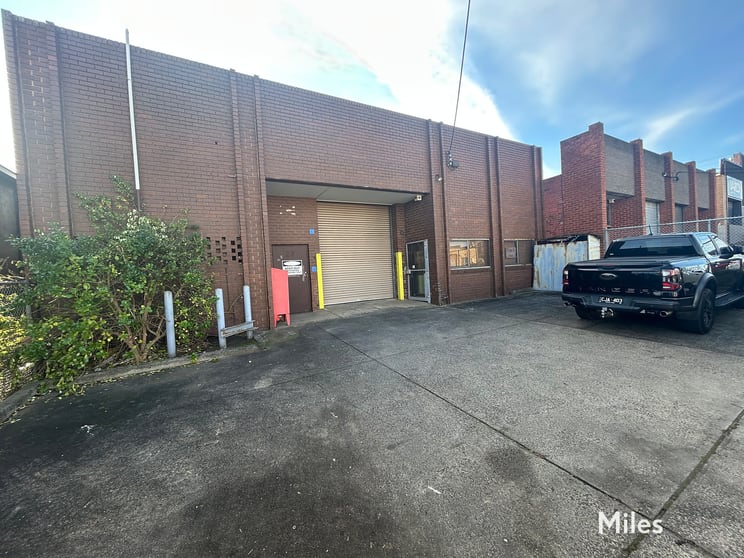 Click to view all images 23 Beatrice Avenue Heidelberg West VIC 3081 - Image 1