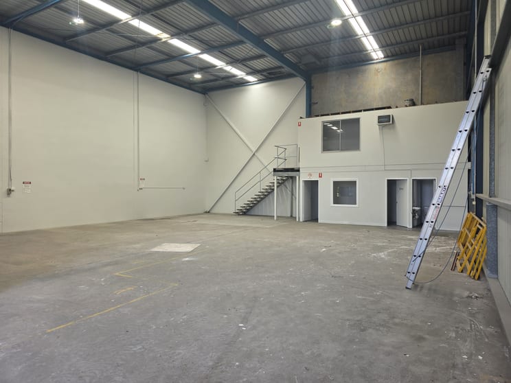 Click to view all images 4/8 Willingdon Street Archerfield QLD 4108 - Image 2