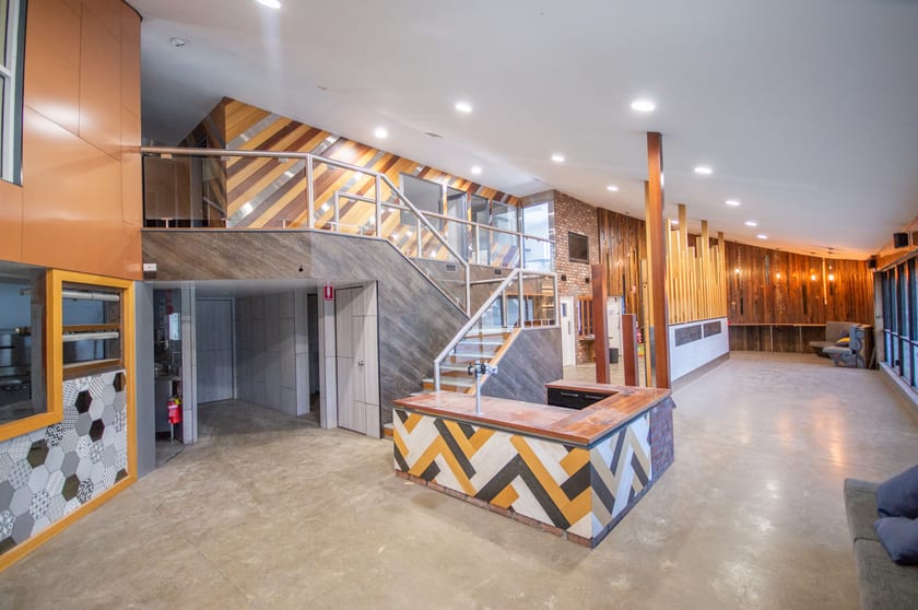 Click to view all images Ashmore QLD 4214 - Image 3