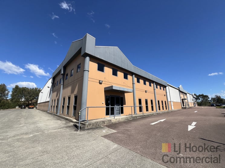 Click to view all images 4 & 5/132 Chelmsford Road Charmhaven NSW 2263 - Image 3