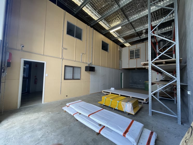 Click to view all images 3/57 Neumann Road Capalaba QLD 4157 - Image 2