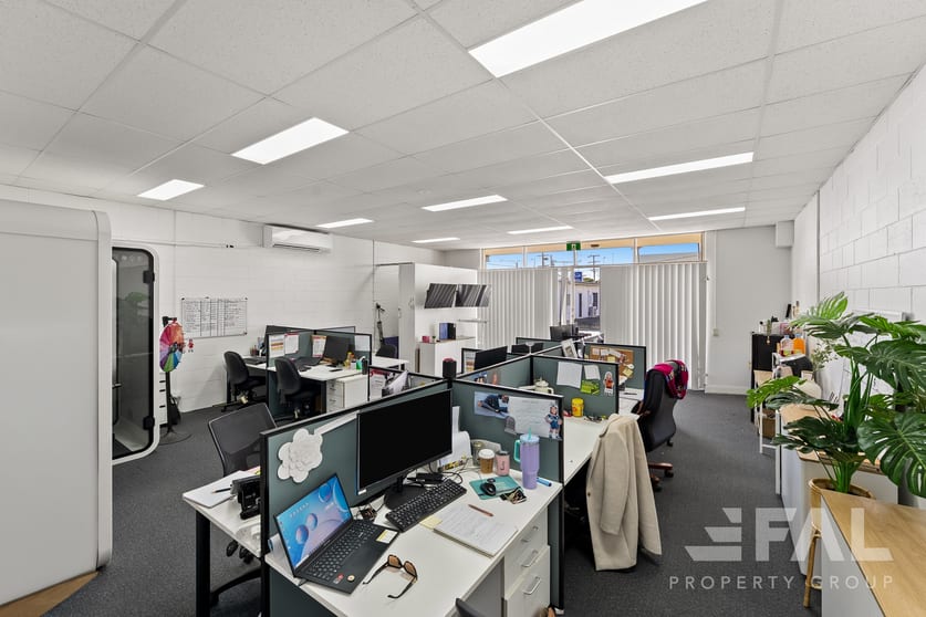 Click to view all images Shop 4/727 Deception Bay Road Rothwell QLD 4022 - Image 3
